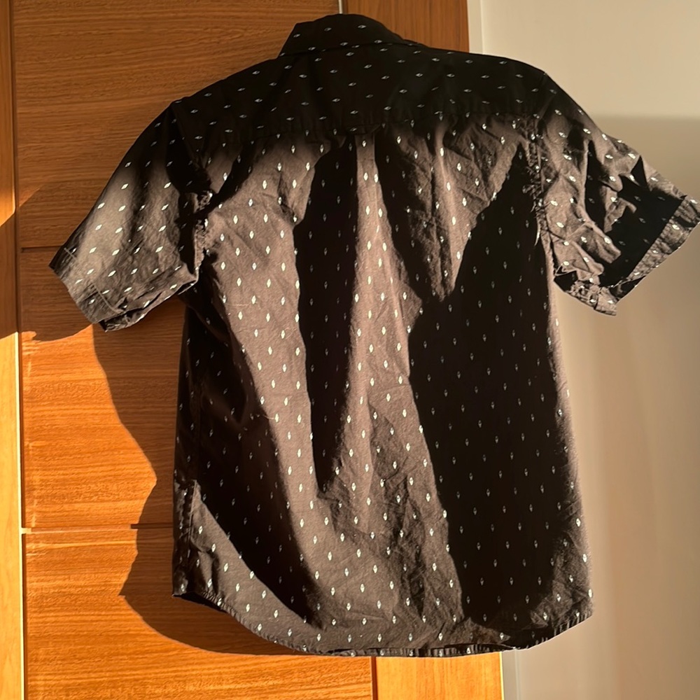 EUC. Almost new. Boys short sleeve button down shirt.